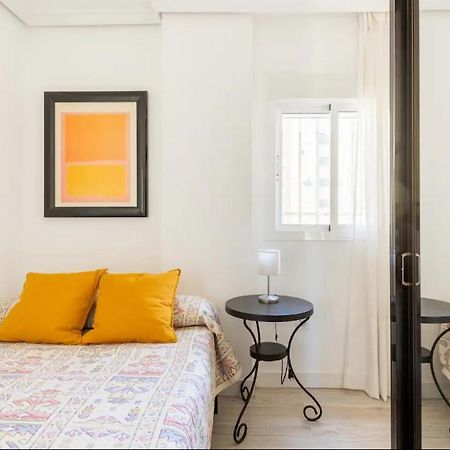 Apartamento Amplio Con 4 Habitaciones Y 2 Banos - Great Apartment With 4 Rooms - 2 Baths 세비야 외부 사진