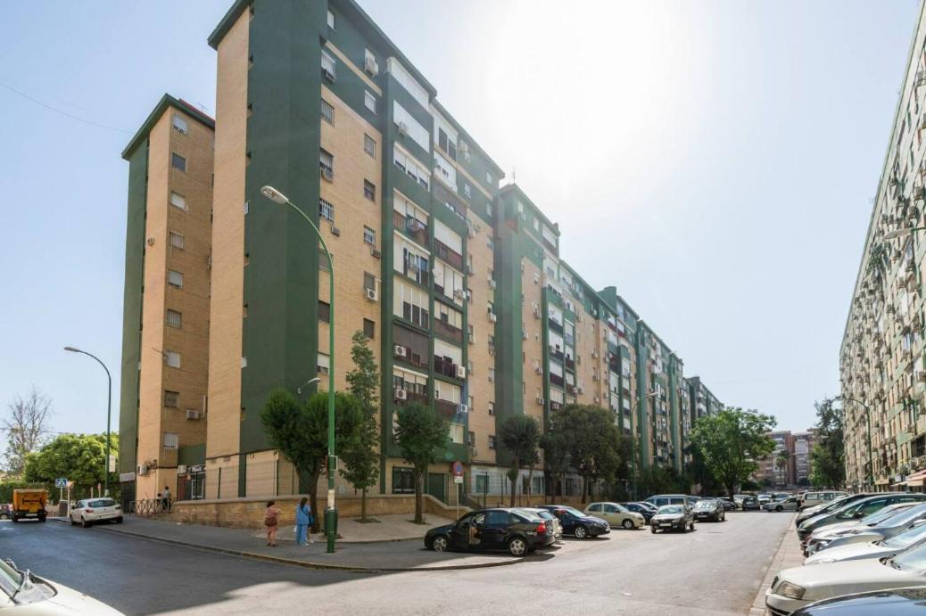 Apartamento Amplio Con 4 Habitaciones Y 2 Banos - Great Apartment With 4 Rooms - 2 Baths 세비야 외부 사진