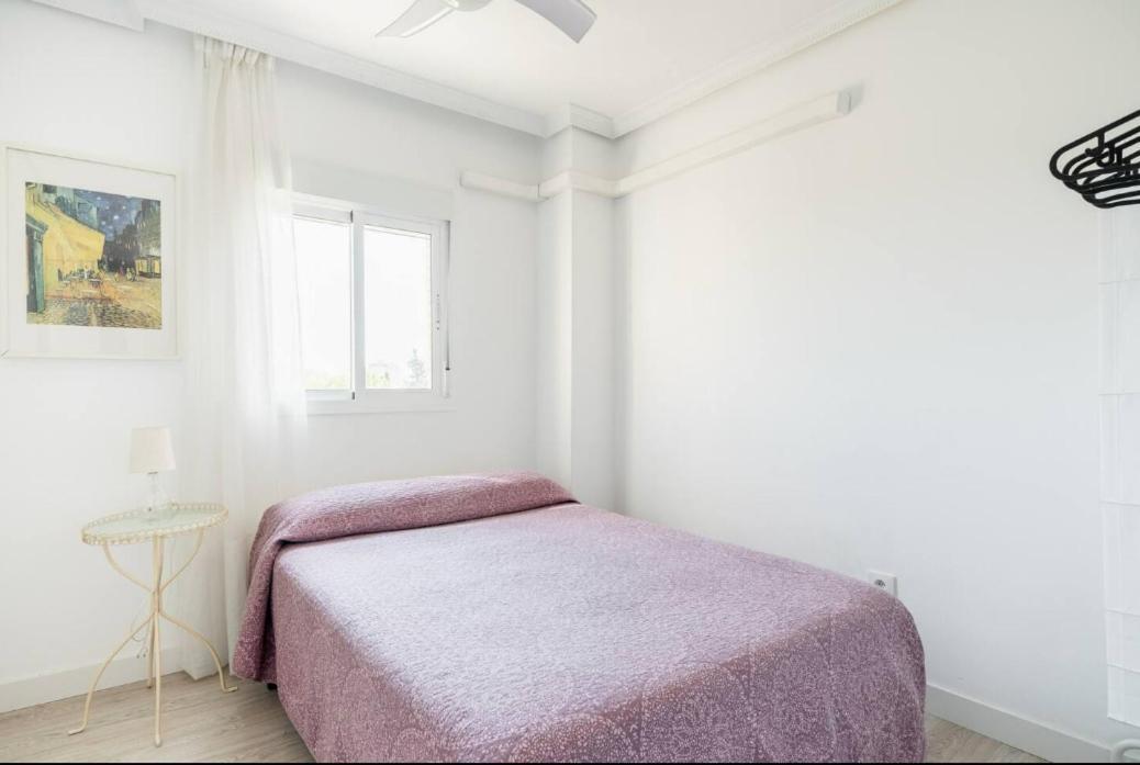 Apartamento Amplio Con 4 Habitaciones Y 2 Banos - Great Apartment With 4 Rooms - 2 Baths 세비야 외부 사진