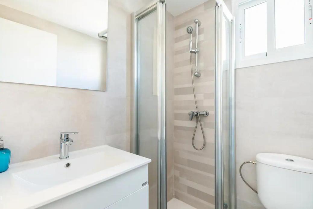 Apartamento Amplio Con 4 Habitaciones Y 2 Banos - Great Apartment With 4 Rooms - 2 Baths 세비야 외부 사진