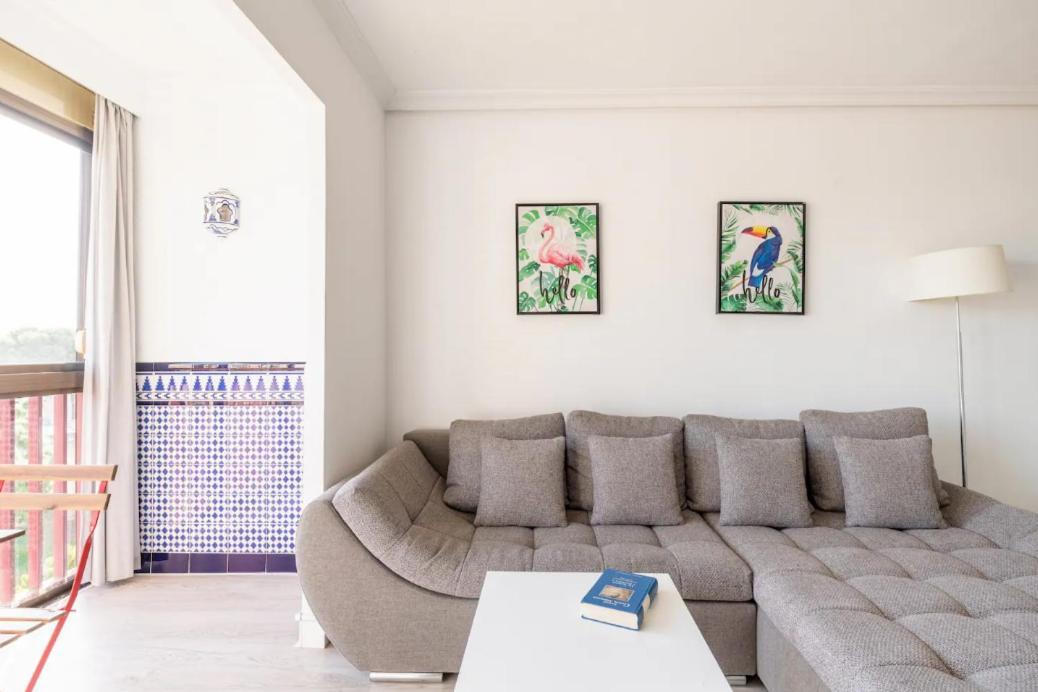 Apartamento Amplio Con 4 Habitaciones Y 2 Banos - Great Apartment With 4 Rooms - 2 Baths 세비야 외부 사진