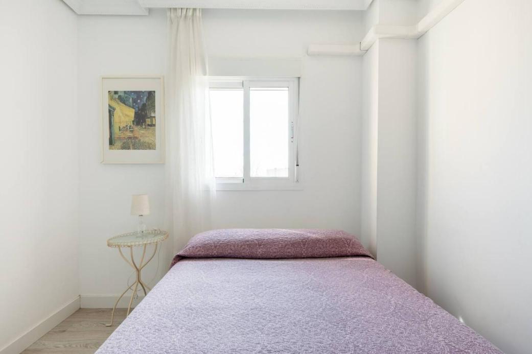 Apartamento Amplio Con 4 Habitaciones Y 2 Banos - Great Apartment With 4 Rooms - 2 Baths 세비야 외부 사진