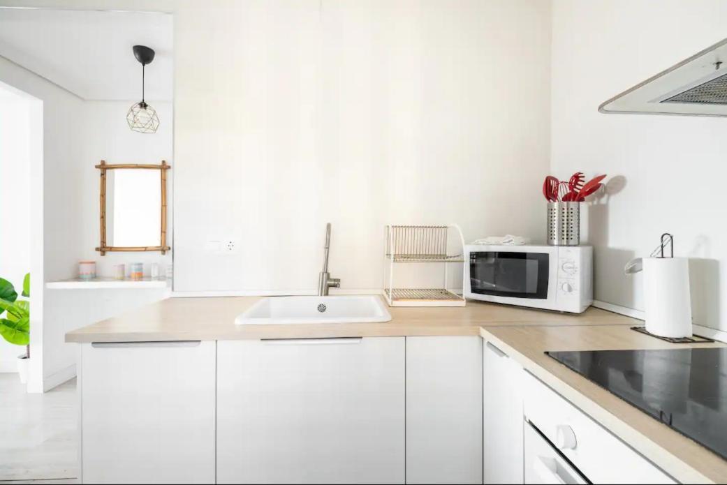 Apartamento Amplio Con 4 Habitaciones Y 2 Banos - Great Apartment With 4 Rooms - 2 Baths 세비야 외부 사진