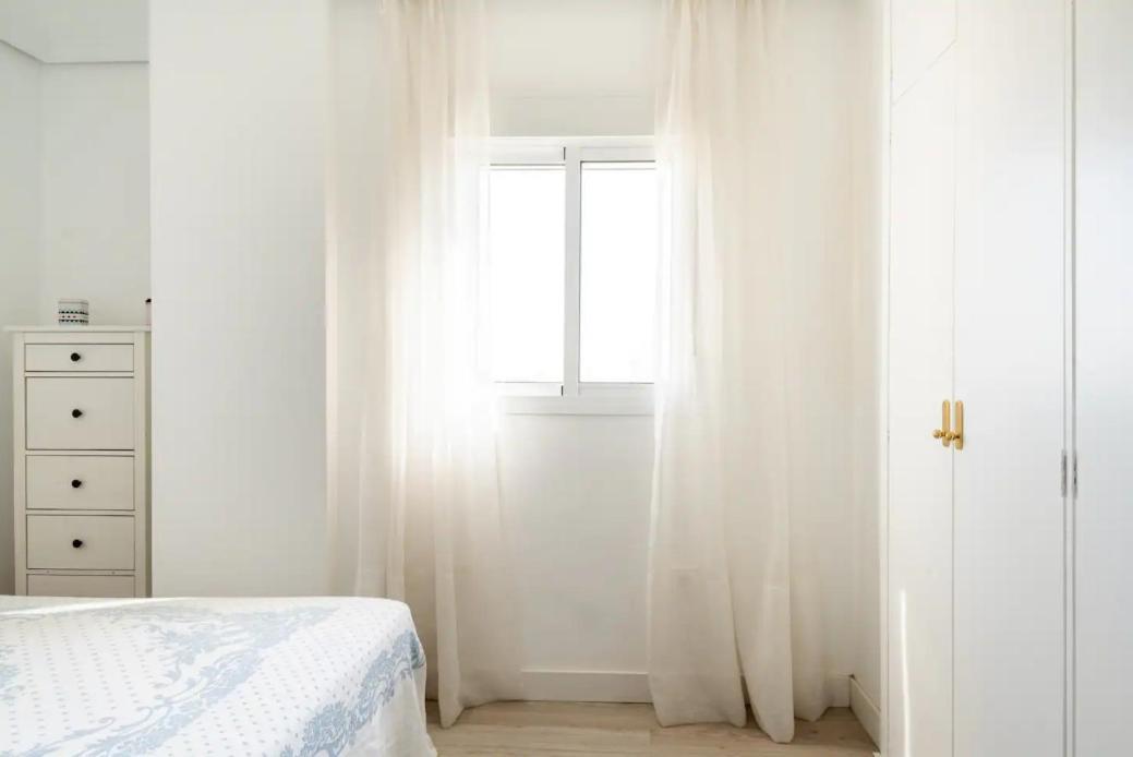 Apartamento Amplio Con 4 Habitaciones Y 2 Banos - Great Apartment With 4 Rooms - 2 Baths 세비야 외부 사진