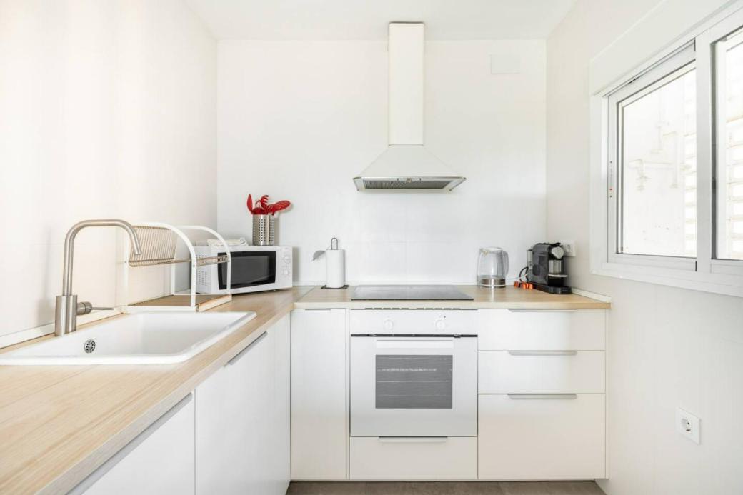Apartamento Amplio Con 4 Habitaciones Y 2 Banos - Great Apartment With 4 Rooms - 2 Baths 세비야 외부 사진